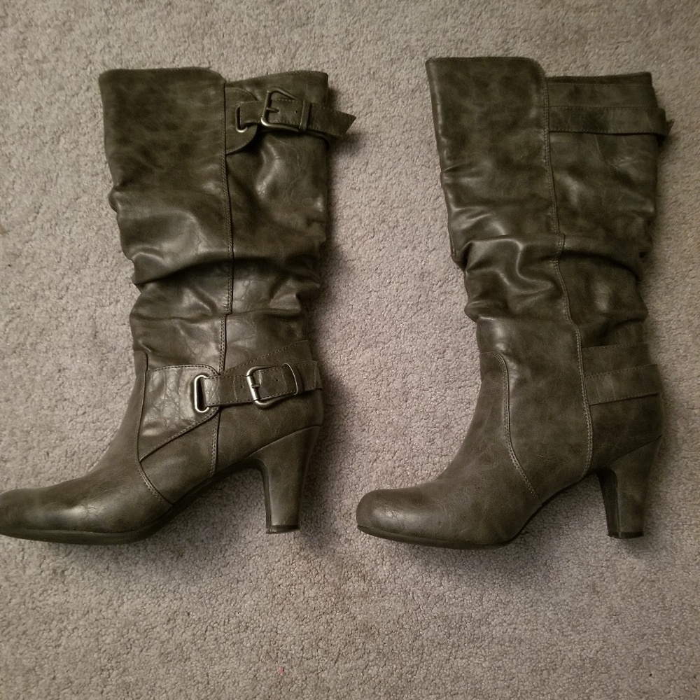 🔴🔴SOLD🔴🔴Madden Girl Gray Boots Sz 10